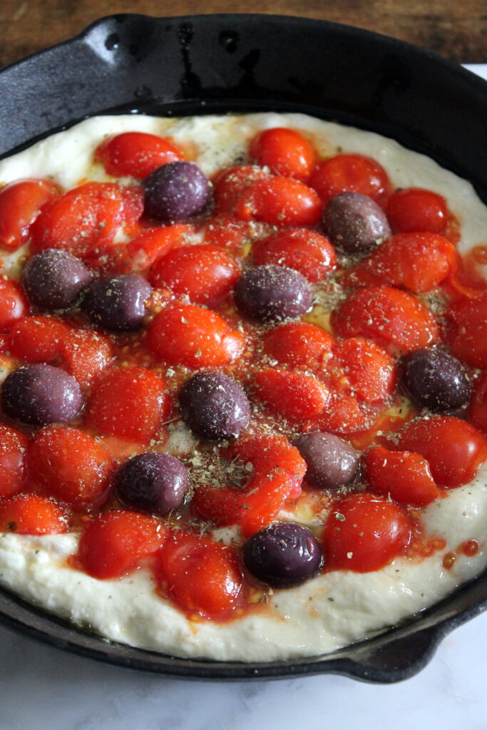 Focaccia Barese Sloppina in cucina Fragole e Vaniglia